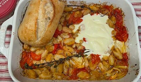 Baked tomatoes, beans and garlic