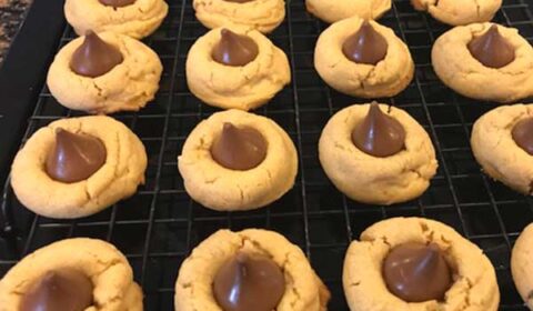 Peanut butter kiss cookies