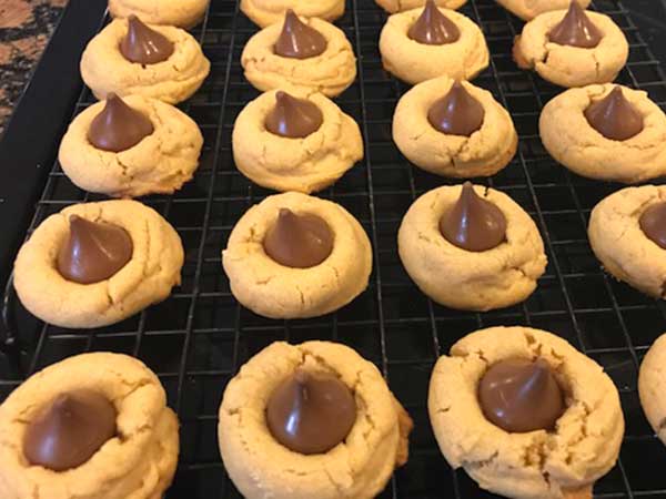 Peanut butter kiss cookies